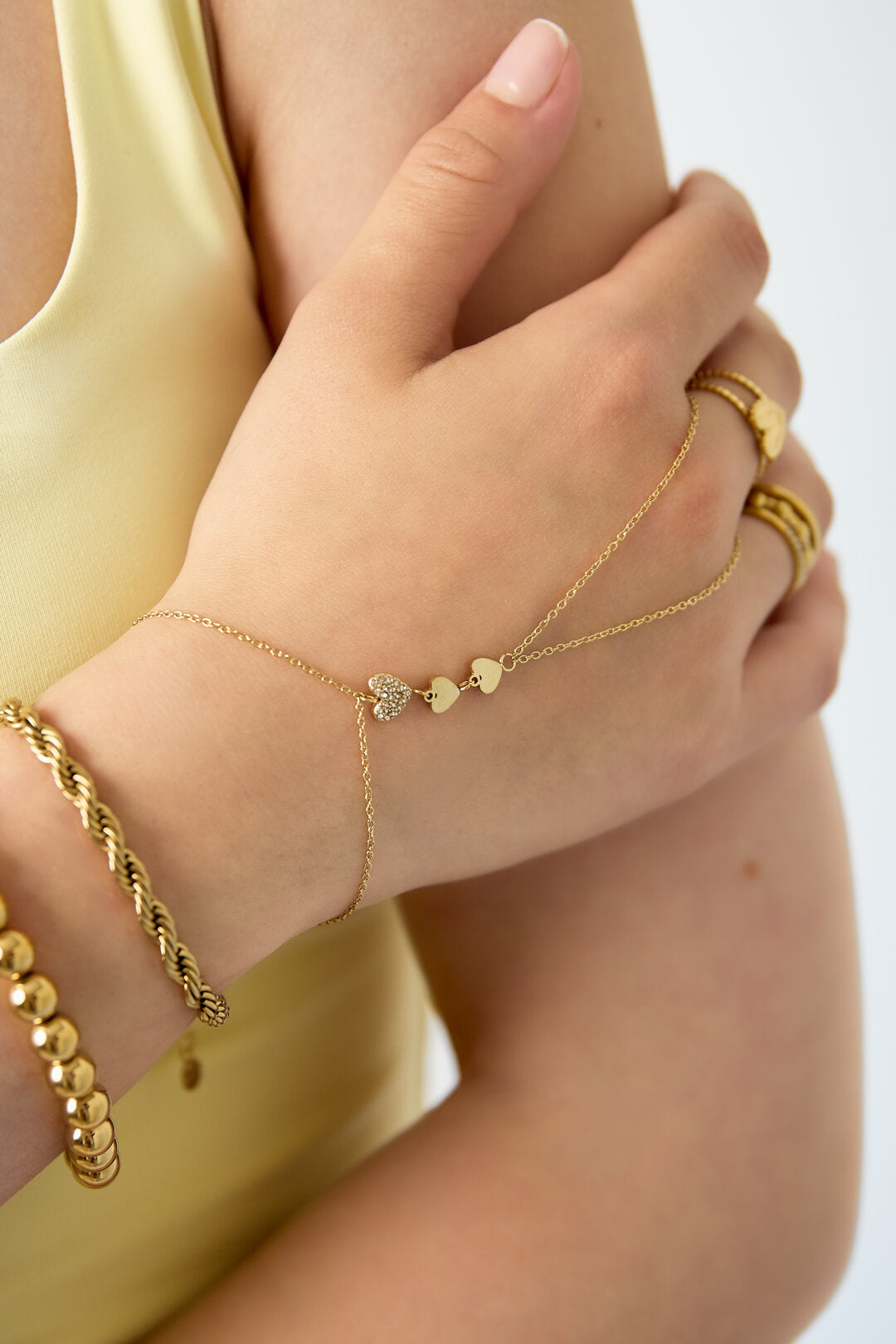 Bracciale a mano con cuori