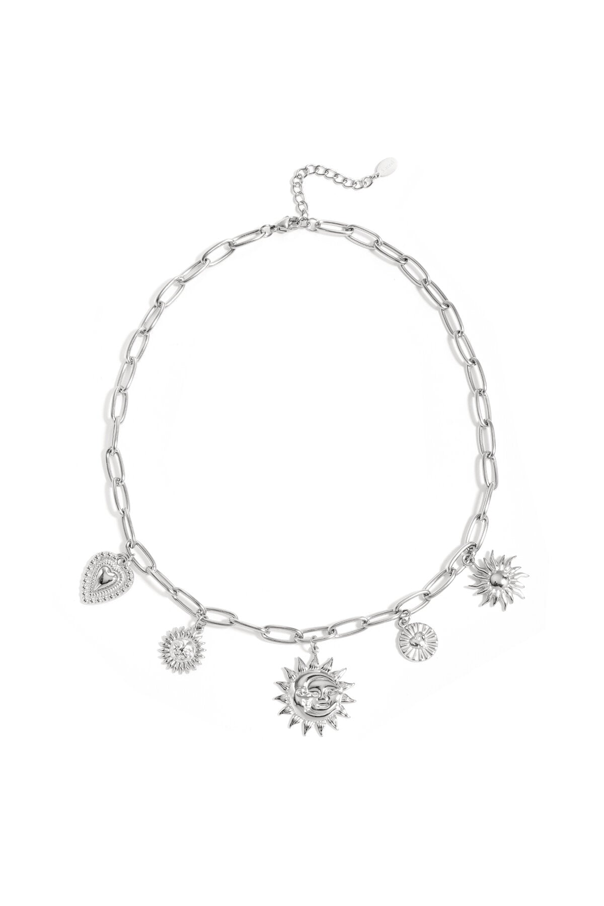 Collana con ciondoli a forma di sole e cuore