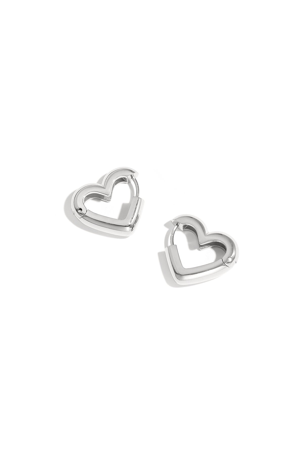Orecchini a cerchio a forma di cuore